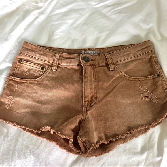 FREE PEOPLE BEIGE SHORTS - Picture 2 of 5